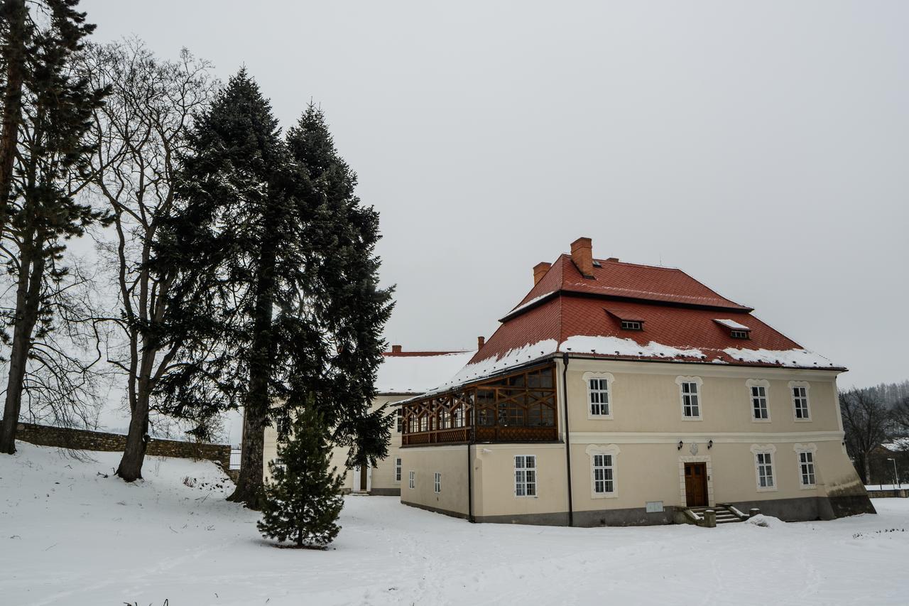 Ferienwohnung Jizdarna Zamek Skalice Ckyne Exterior foto