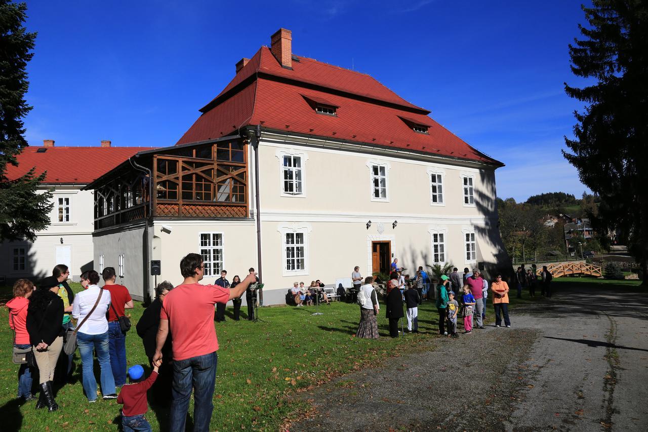 Ferienwohnung Jizdarna Zamek Skalice Ckyne Exterior foto