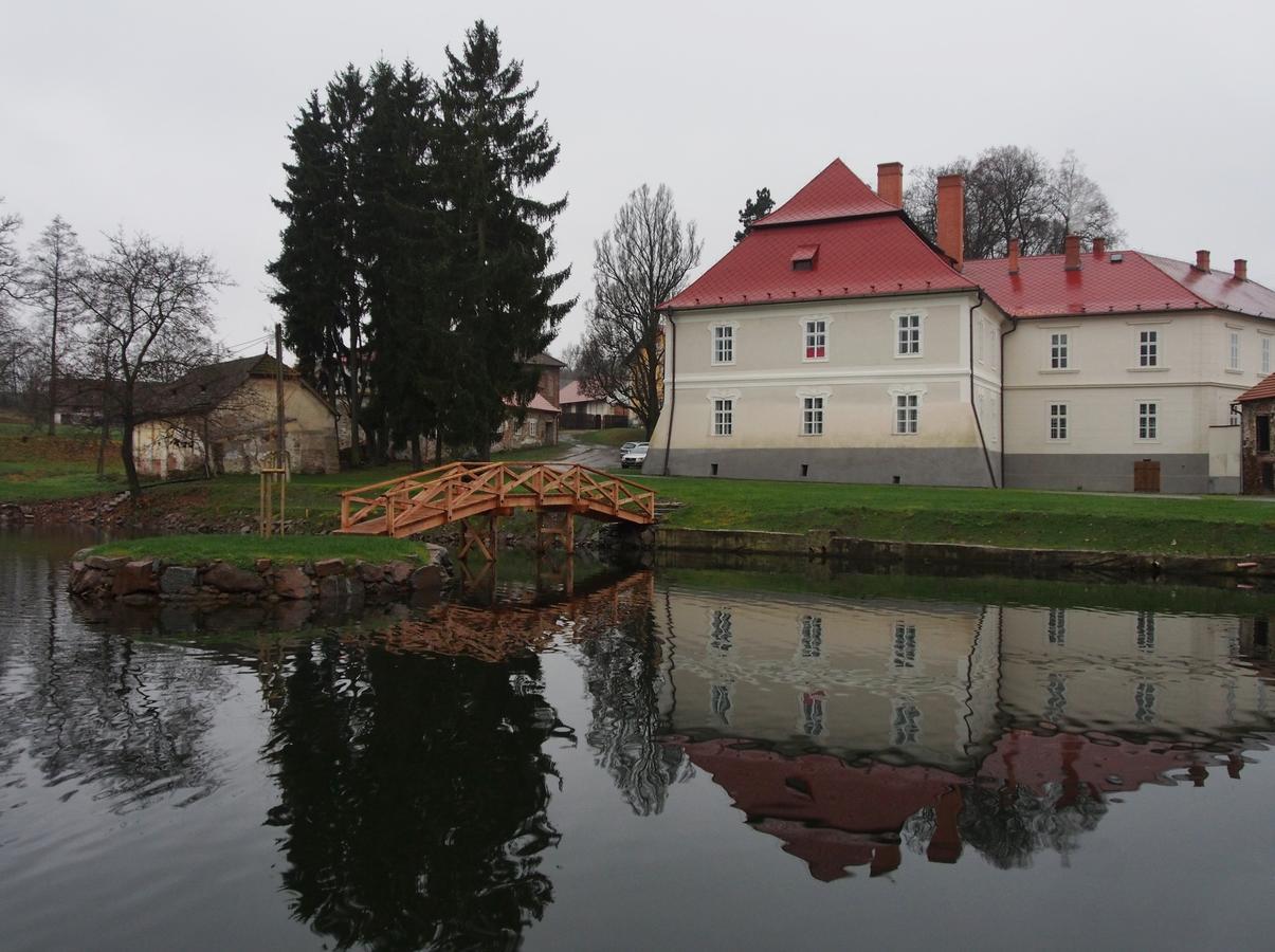 Ferienwohnung Jizdarna Zamek Skalice Ckyne Exterior foto