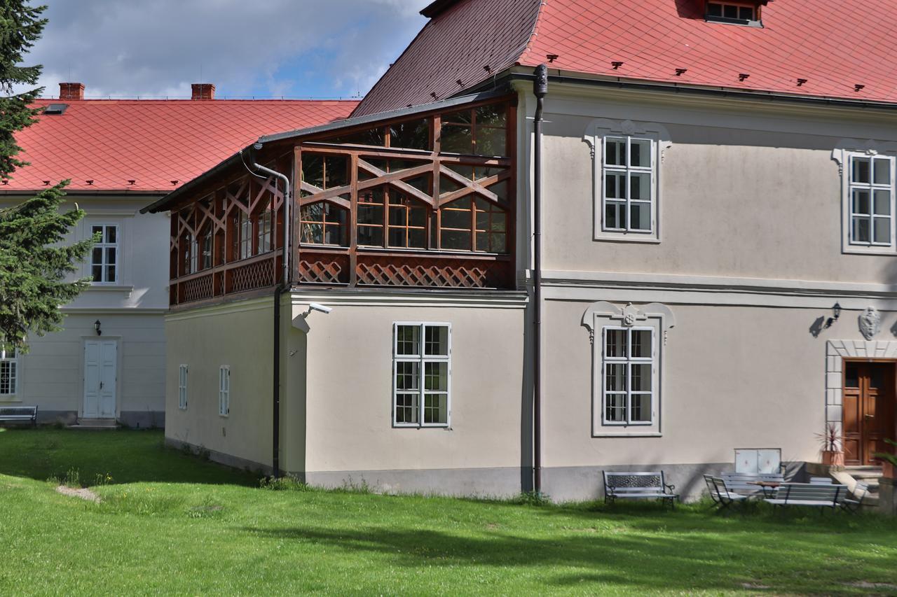 Ferienwohnung Jizdarna Zamek Skalice Ckyne Exterior foto