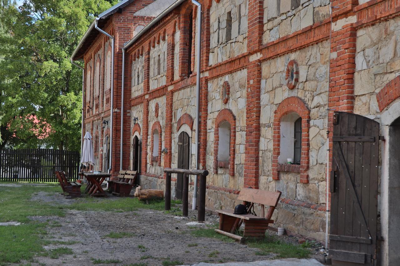 Ferienwohnung Jizdarna Zamek Skalice Ckyne Exterior foto